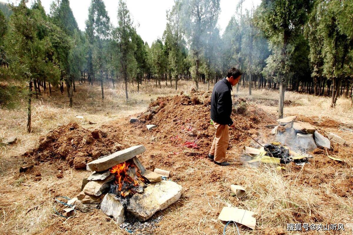 有钱不修坟十修九害人-富不修坟-第2张图片