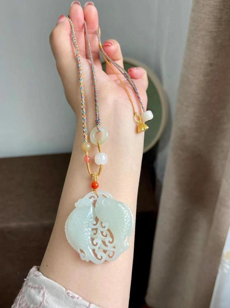 双鱼玉佩是谁编的-双鱼玉佩的故事是真的吗-第2张图片