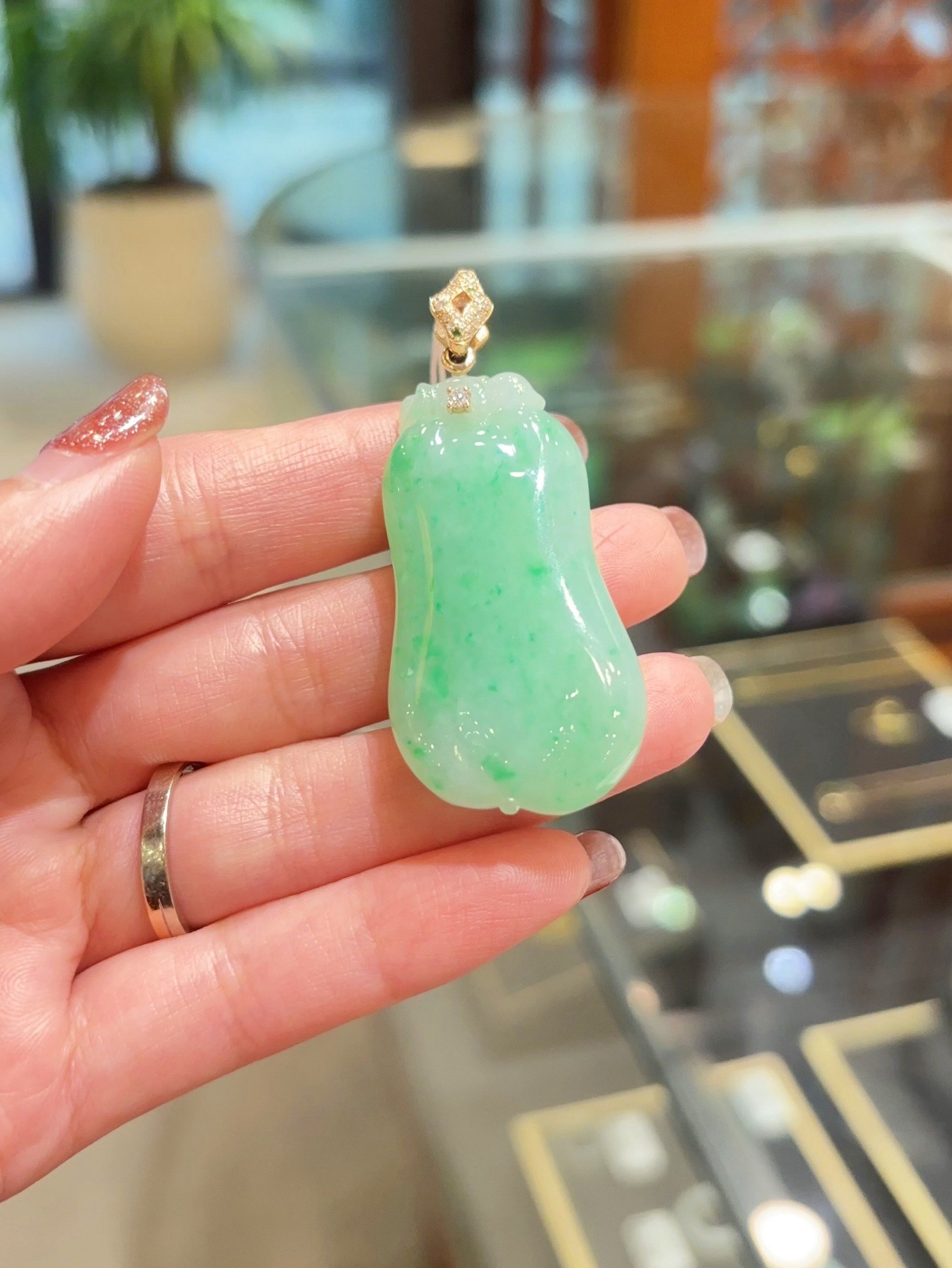 上海前十翡翠品牌-上海翡翠批发-第1张图片