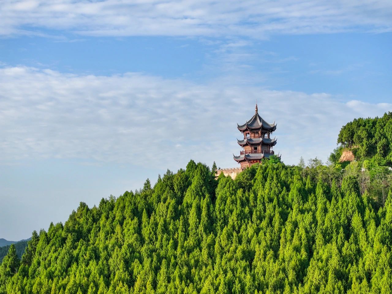 “四川省内旅游景点推荐” 四川省内景区旅游？-第1张图片